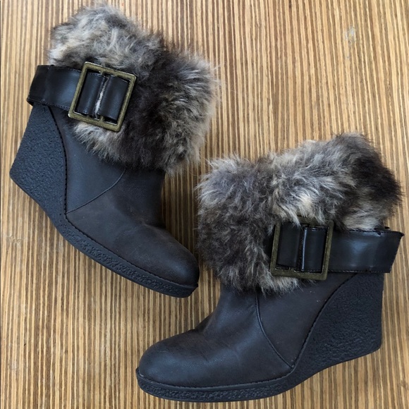 Nine & Co faux fur brown wedge booties - Picture 4 of 6